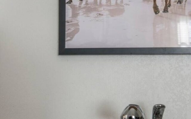 Explore Downtown Nashville Hip Designer Condo