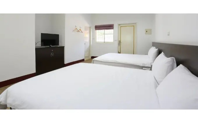 Oak Garden Hotel