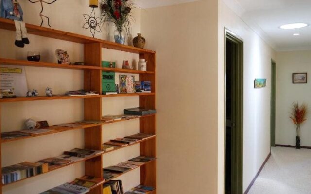 Eleebana Guest House