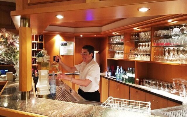 Louis Hotels