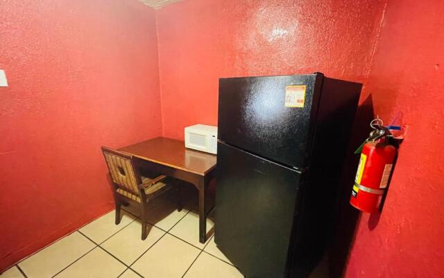 Royal Palms Motel & RV Park