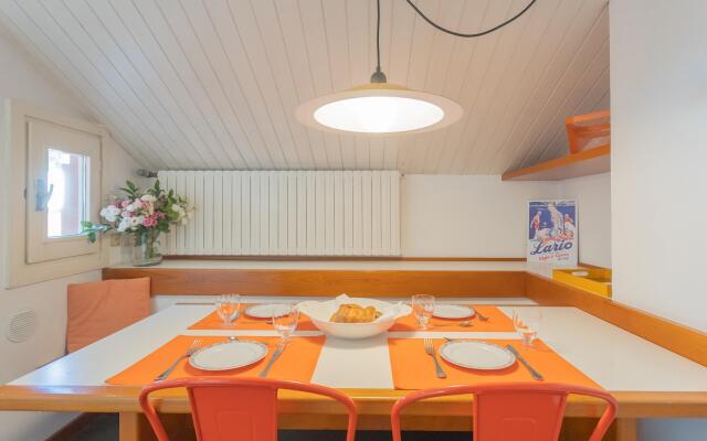 La Mansarda in Como With 3 Bedrooms and 2 Bathrooms