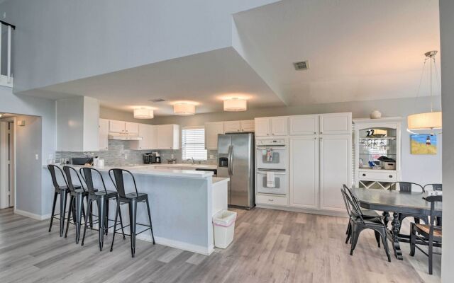 Oceanfront Galveston Home - Walk to Beach!
