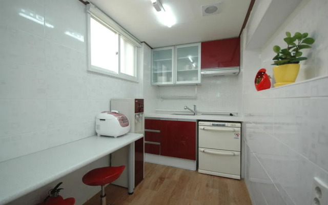 Simple House Apgujeong