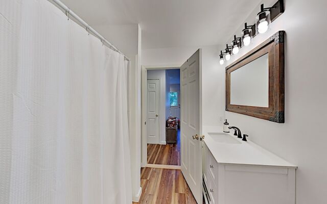 76overrd 3 Bedroom Home