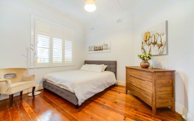 Stunning Inner City House Close to Fish Market