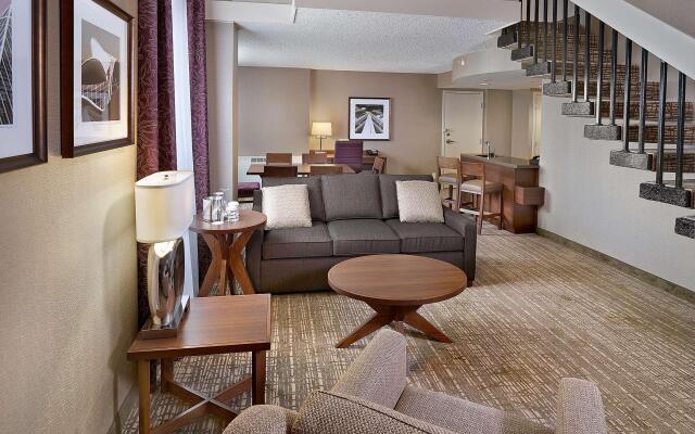 DoubleTree by Hilton Hotel West Edmonton