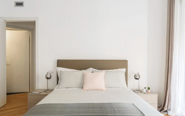 Altido Sunny 1-Bed Flat With/ Balcony