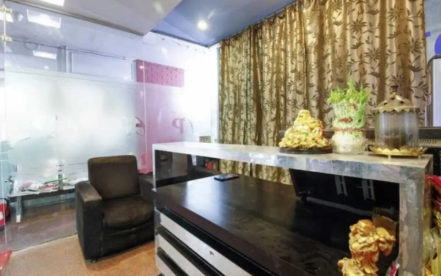 iROOMZ Hotel Diamond Park