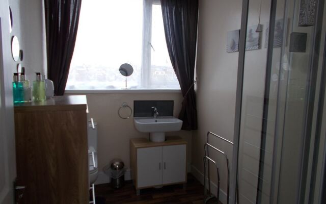 Twin Palms Guesthouse