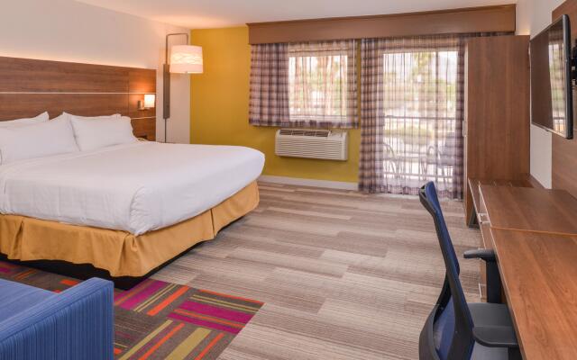 Holiday Inn Express Palm-Desert by IHG