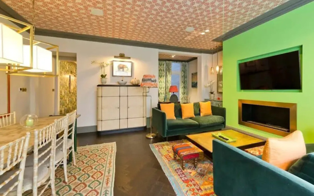 Colourful 3 Bed Kensington Garden Flat