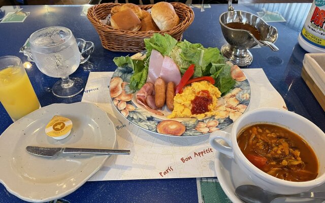 Petit Hotel Yubara Resort