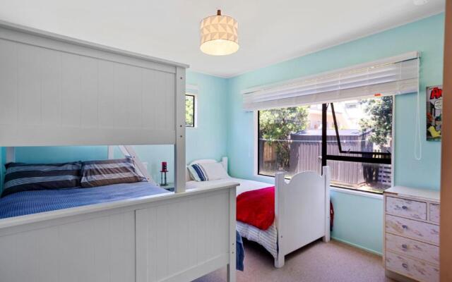 Coastal Charm - Waihi Beach Holiday Home