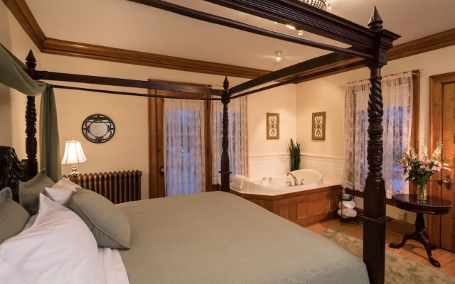 Honeybee Inn Bed & Breakfast