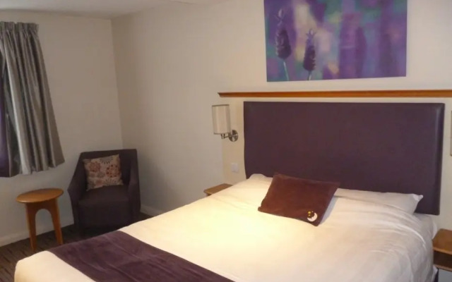 Premier Inn Bedford (Priory Marina)