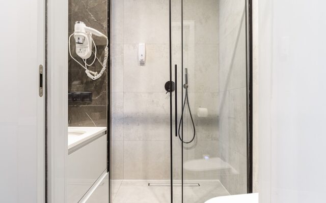 Lumina comfortable apartment in Warshaw