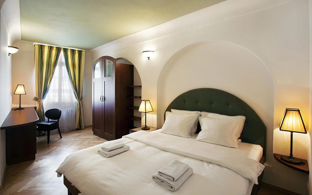 Residence Thunovska 19