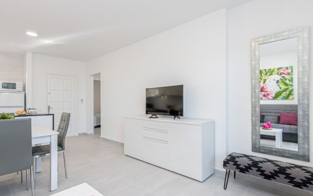 Spacious Apartment in Empuriabrava With Private Garden