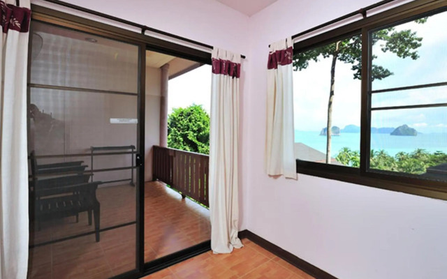 Koh Ngai Cliff Beach Resort