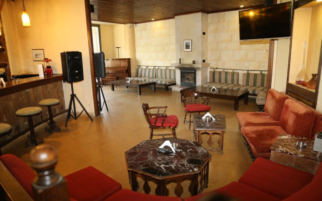 Douma Hotel