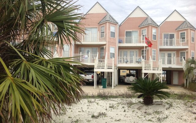 Pelican Point 2 Bedroom Townhouse by RedAwning