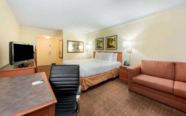 La Quinta Inn & Suites by Wyndham Ft Lauderdale Cypress Cr