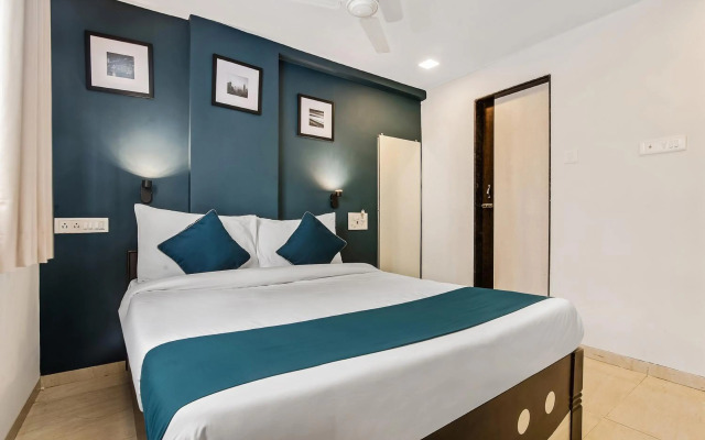 OYO SilverKey 76611 Nirsukh Palace