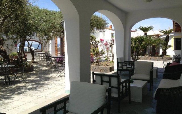 Hotel La Scogliera