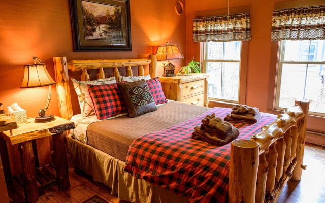 RoosterComb Inn