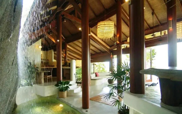 Villa Waterfall