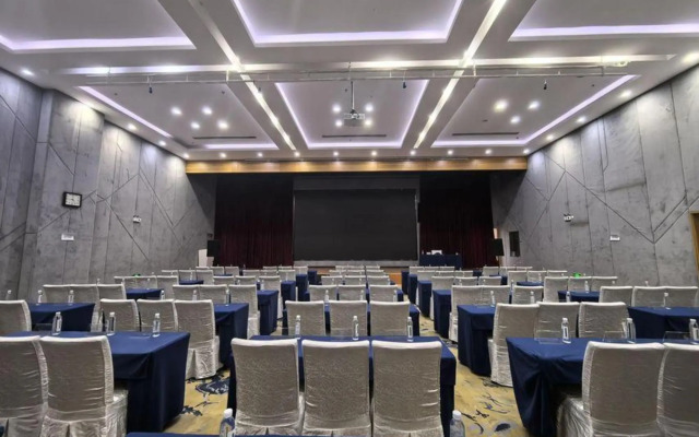 Beijing Huayang Nianhua Hotel