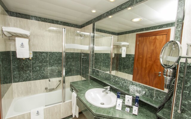 Hotel Ribera de Triana - REOPENING!