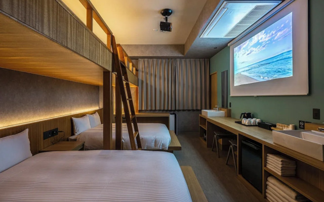 Lacer Okinawa Naha Tomariport