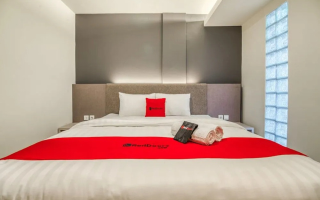 RedDoorz Plus near Akademi Kepolisian Semarang 3 – Guest Rooms – Semarang