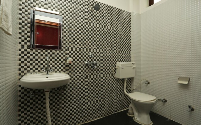 OYO 9905 Hotel Doon Star