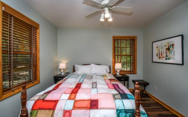 Swimming Bear Lodge 4 Bedroom House