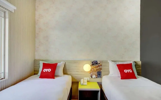 OYO 4005 Bunga Dahlia Guest House