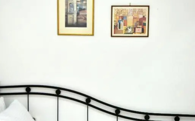 Arco I/ Downtown Rustic Apartment/4 min from port