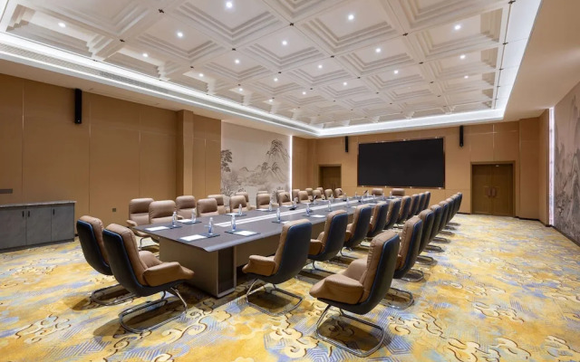 Days Hotel By Wyndham Luzhou Gulin