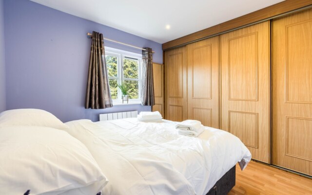 NEW 2BD Garden Flat Quick Access to Central London