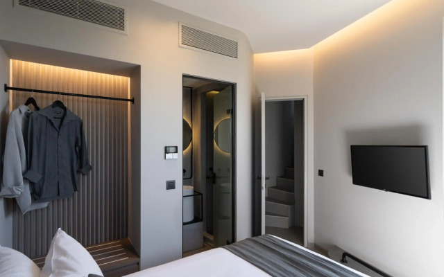Apikia Santorini Suites - Adults Only