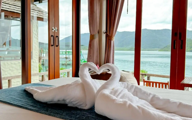 Salakphet Resort