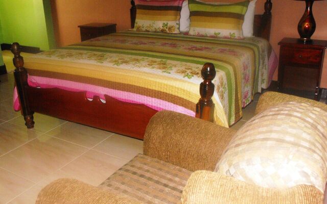Hotel Tropik Leadonna