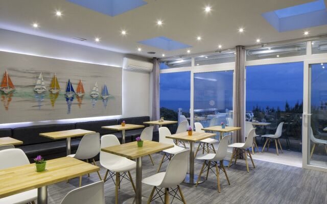 Loizos Apartments