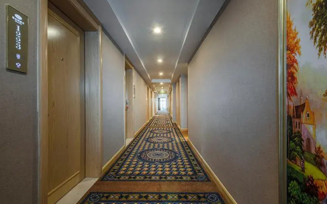 Vienna Hotel Nanning Xiangsi Lake University Town