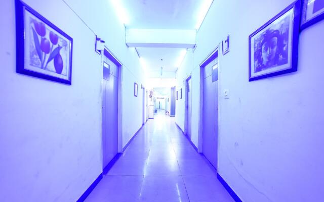 OYO Flagship 5175 Hotel Rama Blue Point