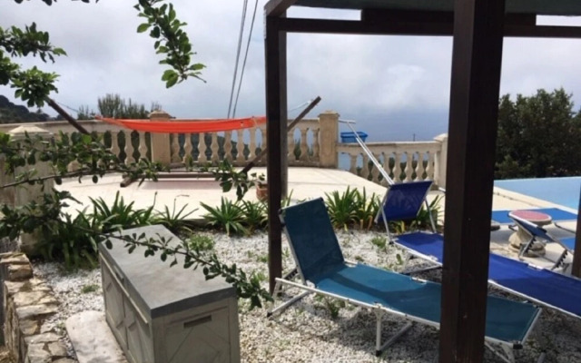 Villa Saint James Pool & View