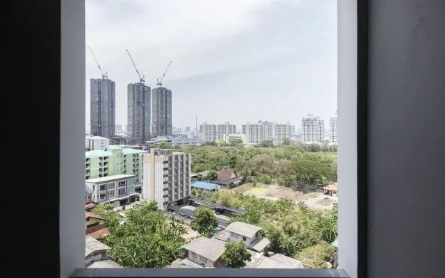 Chapter One ECO Ratchada Huaikwang by Favstay