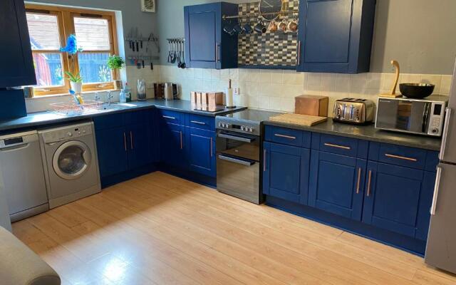 Inverness Holiday House - 2 Bedroom